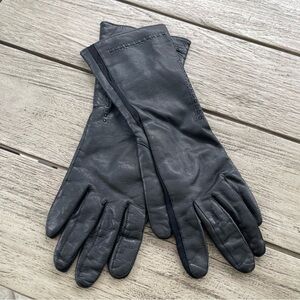 Vintage Ladies Black Leather Gloves
